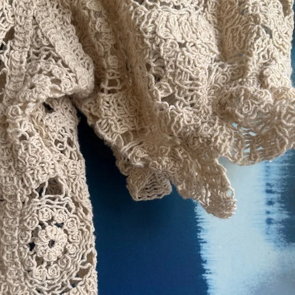 Solitaire Cream Crochet open knit puff sleeve boho top - Picture 9 of 9
